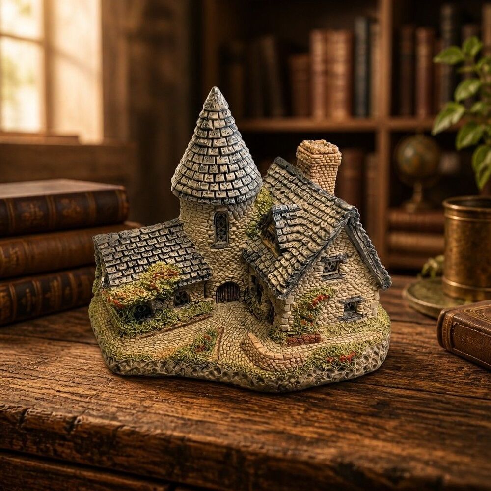 vintage1985 David Winter replica the Vicarage by John Hine made n Great Britain